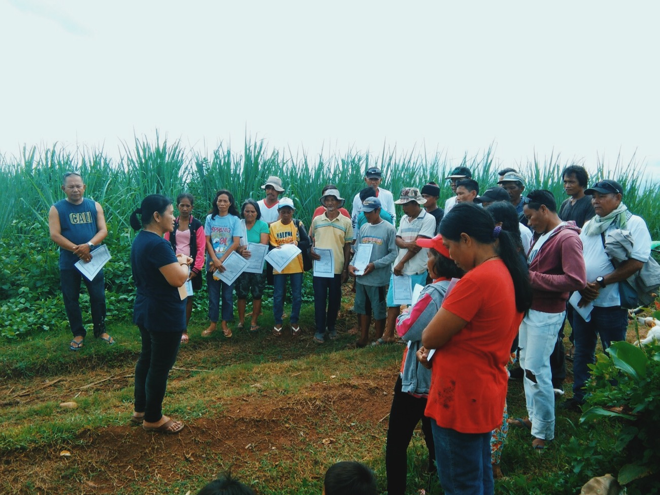 Himamaylan farmer beneficiaries receive Tongson land